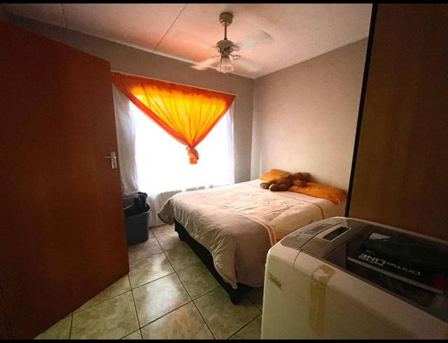 1 BEDROOM APARTMENT FOR SALE IN KANNONIERS PARK